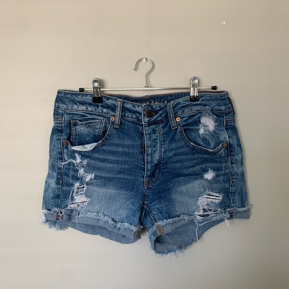 American Eagle Tomgirl style jean shorts size 6